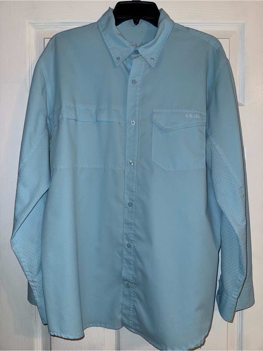 Huk Men's Sky Blue Long-Sleeve Performance Button-Down Shirt